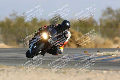 media/Jan-14-2024-SoCal Trackdays (Sun) [[2e55ec21a6]]/Turn 2 (1025am)/